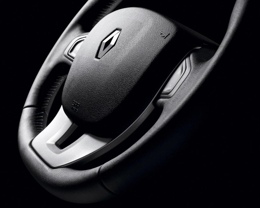  Renault Laguna Coupe 2012 года  (фото 2 из 17)